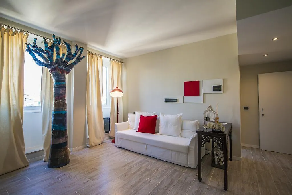 So&Leo Guest House Генуя